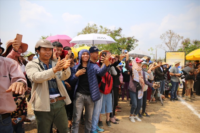Elephants join football match at Buon Ma Thuot Coffee Festival - 8 Elephants join football match at Buon Ma Thuot Coffee Festival - 8