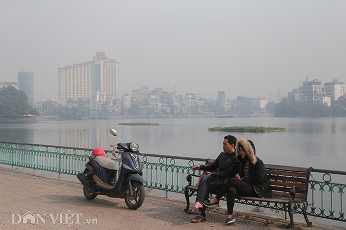 Terrible air pollution continues ravaging Hanoi - 6 Terrible air pollution continues ravaging Hanoi - 6