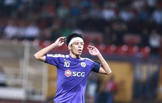 Nguyen Van Quyet listed among best midfielders in Asia - 1