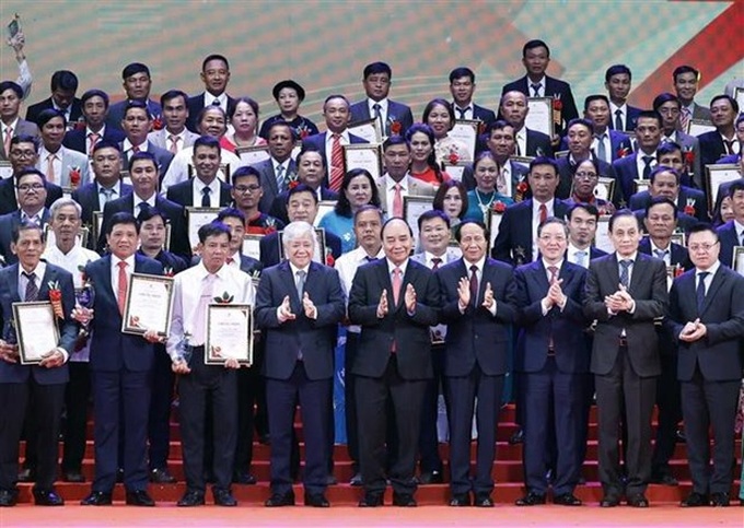 100 outstanding Vietnamese farmers in 2022 honoured - 1