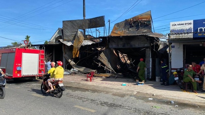 Two children die in Can Tho house fire - 1