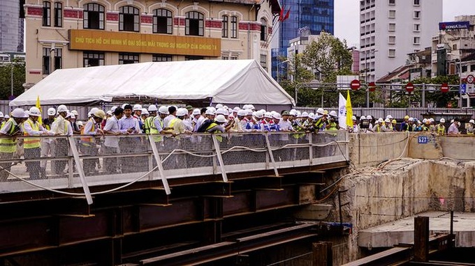 PM urges faster work onHCM City’s first metro - 2