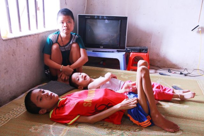 Poor couple seeks help for three ailing children - 2