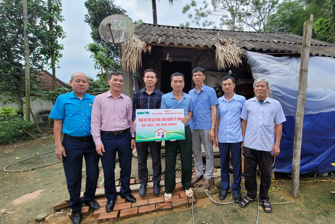 Dantri supports house construction for Thanh Hoa disadvantaged people - 1