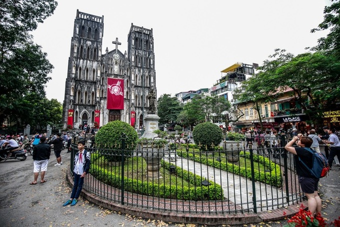 Hanoi aims for non-smoking tourism sites - 1