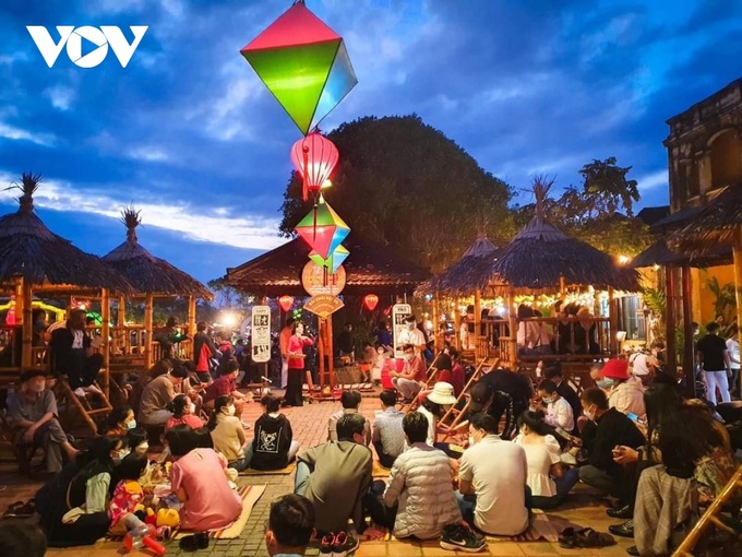 Vietnam aims to welcome 5 million foreign visitors in 2022 - 1