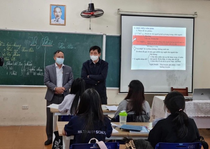Hanoi schools see few students back after reopening - 1 Hanoi schools see few students back after reopening - 1