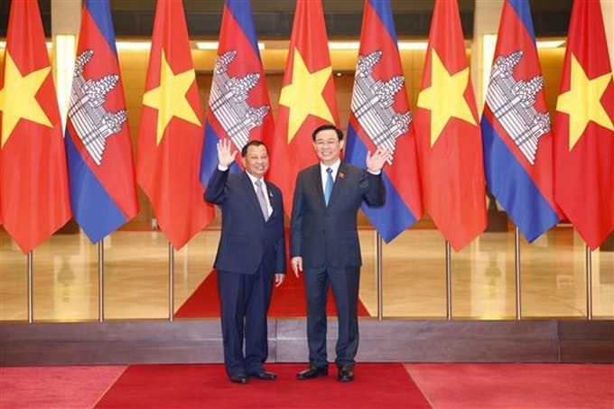 NA Chairman holds talks with Cambodian Senate President - 1