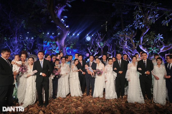 Mass wedding held for HCM City hospital’s couples - 16