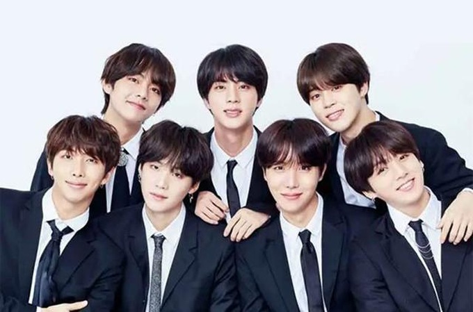 K-Pop's BTS back on stage for first Seoul gig since pandemic - 1