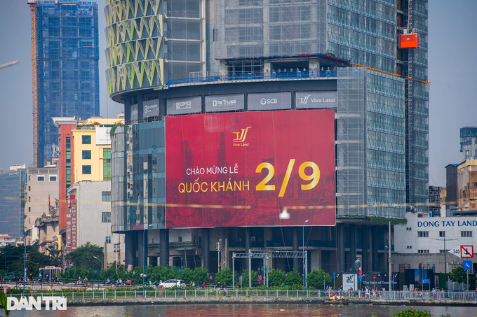 HCMC streets decorated for National Day celebration - 6