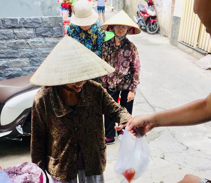 Charity restaurant opened for low-income people - 2