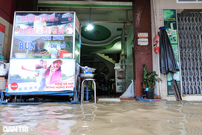 Rising tides serious flood Can Tho City - 1