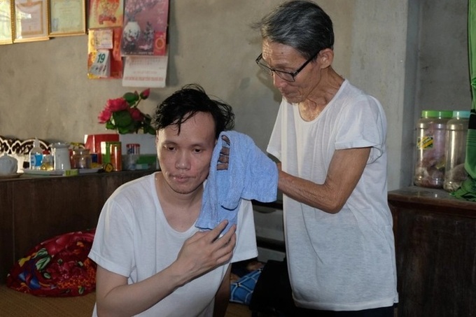 Readers help veteran's family overcome difficulties - 3