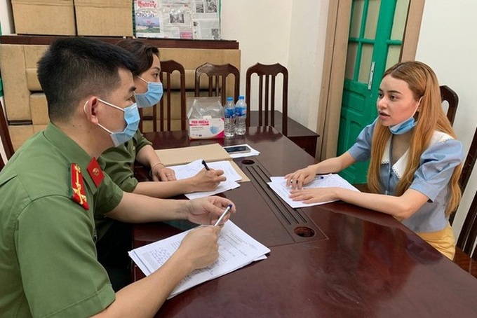Two Hanoi students prosecuted for shielding illegal migrants - 1