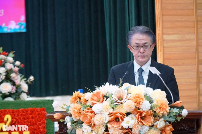 Shinnyo-en Foundation presents scholarships to students in Hung Yen, Nam Dinh - 2