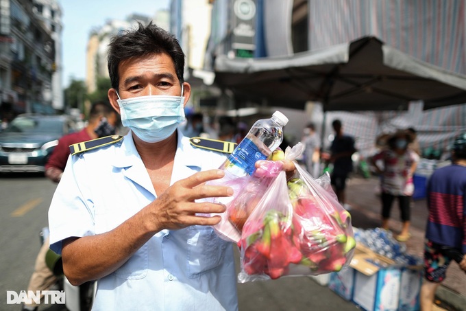 Free dragon fruit offered in HCM City - 7 Free dragon fruit offered in HCM City - 7