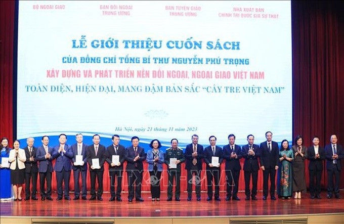 Party leader’s book on Vietnam’s diplomacy launched - 1 Party leader’s book on Vietnam’s diplomacy launched - 1