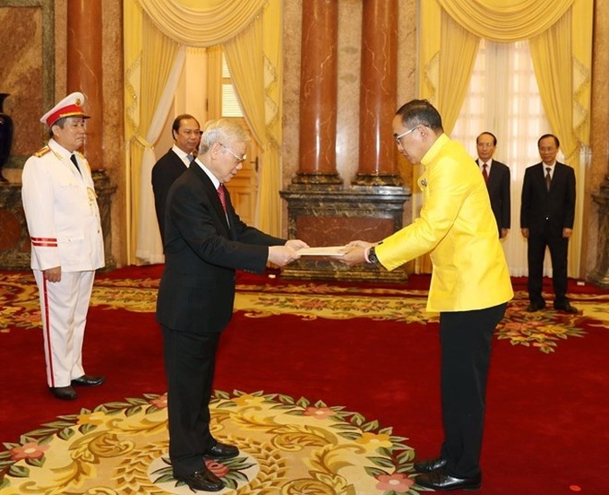 Party, State leader receives new ambassadors - 1