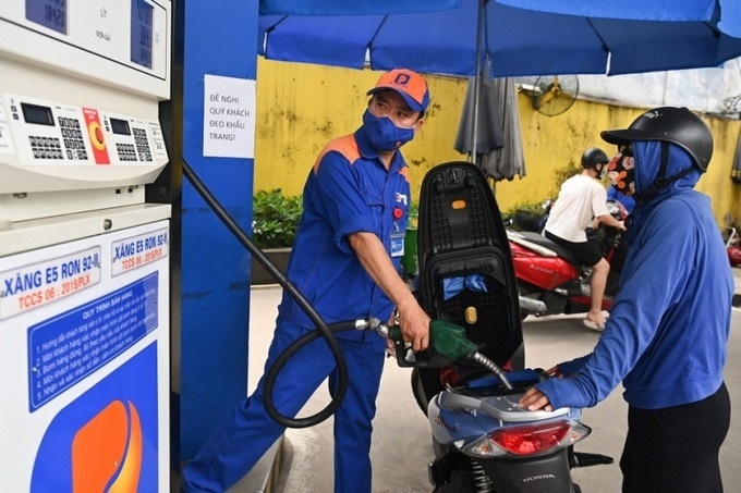 Petrol prices rise following five consecutive falls - 1