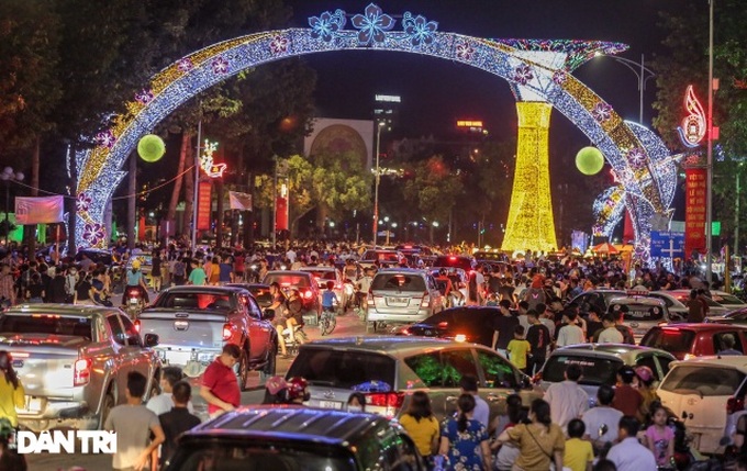 Hung Kings' Temple Festival celebrated with firework displays - 3
