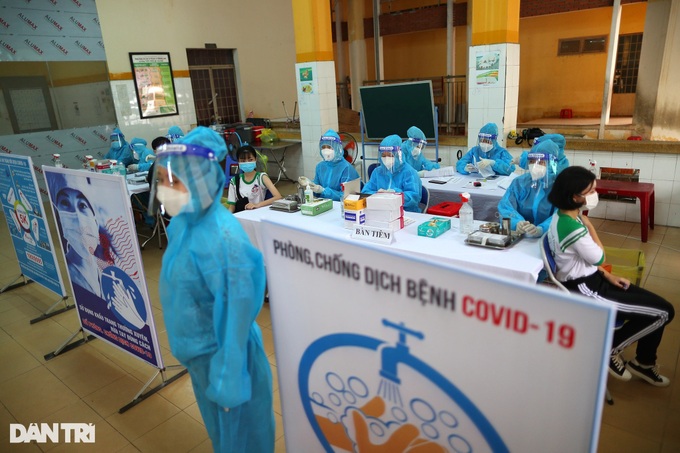 Vietnamese teenagers given Covid-19 vaccine - 1 Vietnamese teenagers given Covid-19 vaccine - 1