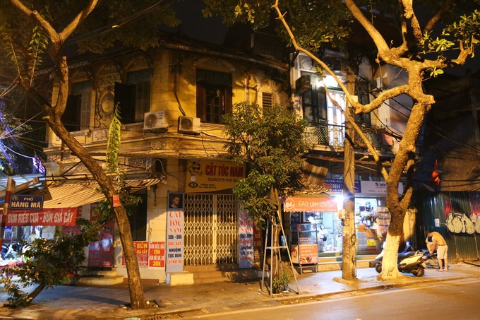 Quiet Hanoi streets at night - 10