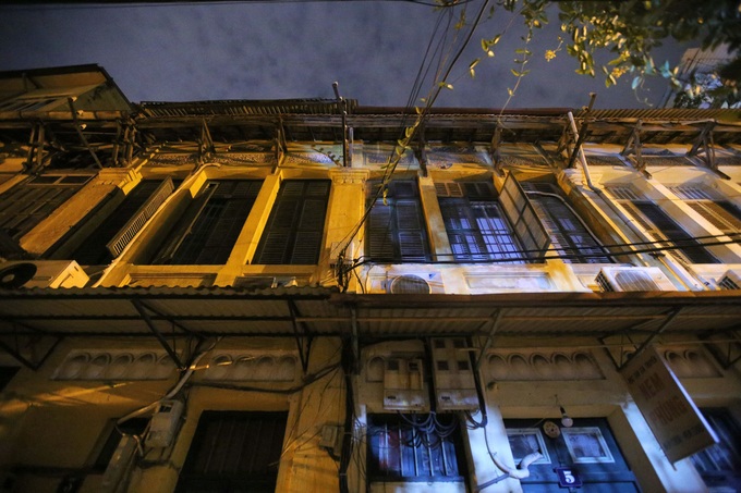 Quiet Hanoi streets at night - 8