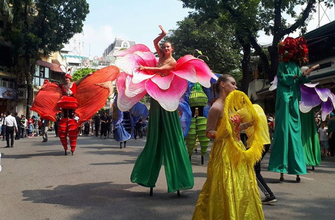 Cultural activities to be held at Hoan Kiem pedestrian streets - 1