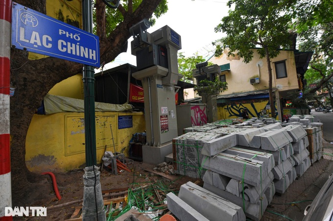 Hanoi quickens night food street setup - 7