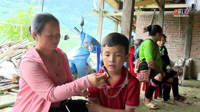 Sapa boys found alive on rooftop after three days missing - 3 Sapa boys found alive on rooftop after three days missing - 3
