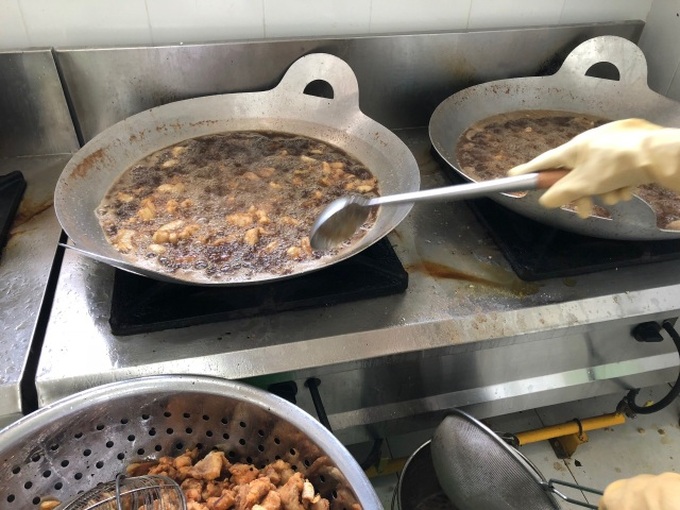 Ho Chi Minh City parents complain about poor school meals - 3