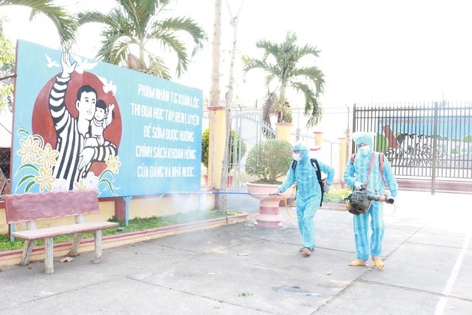 Prison visits to be halted - 1