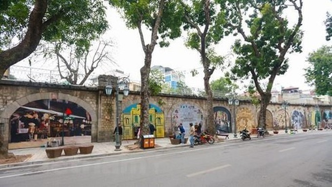 Hanoi’s Old Quarter hosts strings of events for Liberation Day celebration - 1
