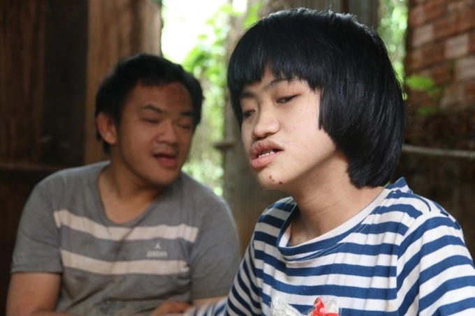 Family with mentally ill son and daughter call for help - 1