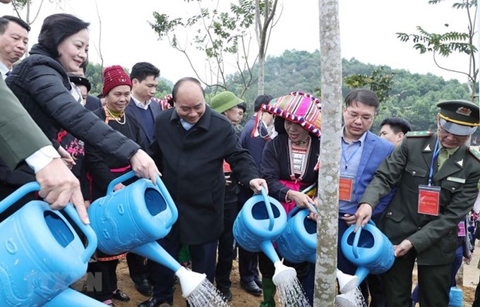 PM launches tree planting campaign in Yen Bai - 1