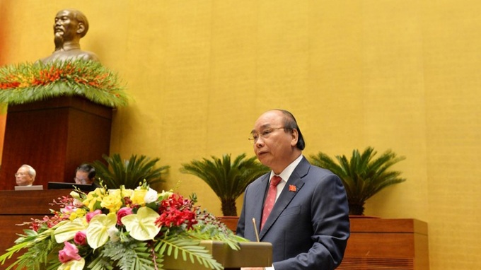 PM Phuc sets out greater efforts to avoid lagging economy - 1