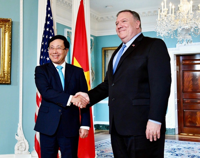 US looks to lift ties with Vietnam to new height - 1
