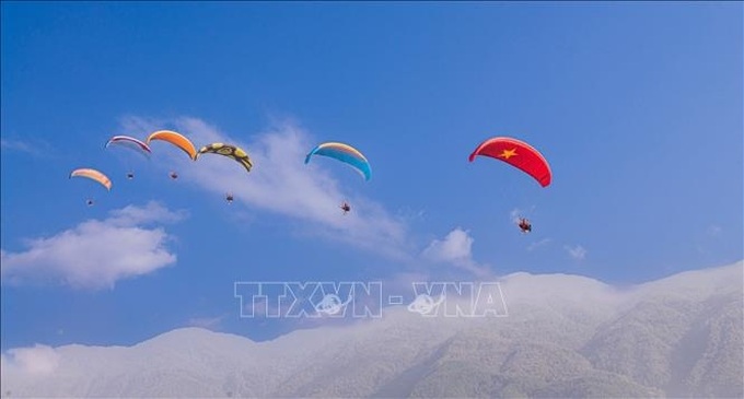 Putaleng Long Distance Paragliding Tournament 2023 opens in Lai Chau - 1