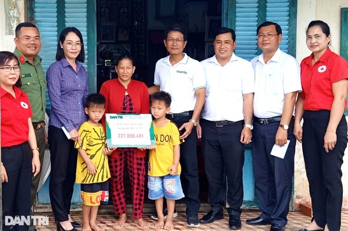 Disabled single mother receives community support - 1