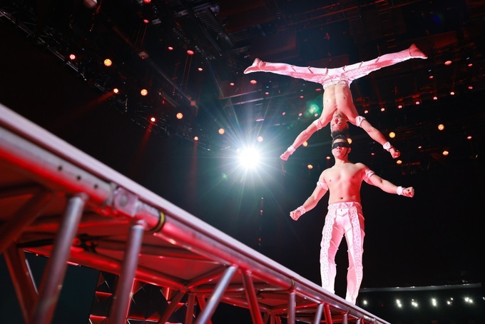 Vietnamese gymnast brothers set new world record - 2