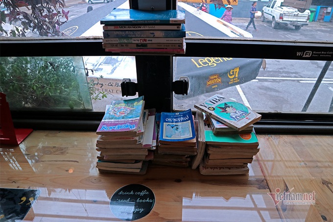 Scrap bus turned into a cafe - 5 Scrap bus turned into a cafe - 5