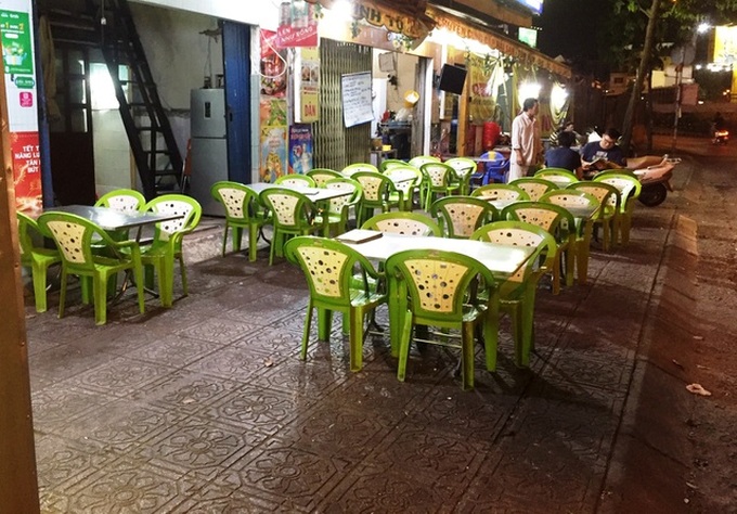 Restaurants lack customers after drink driving law tightened - 1