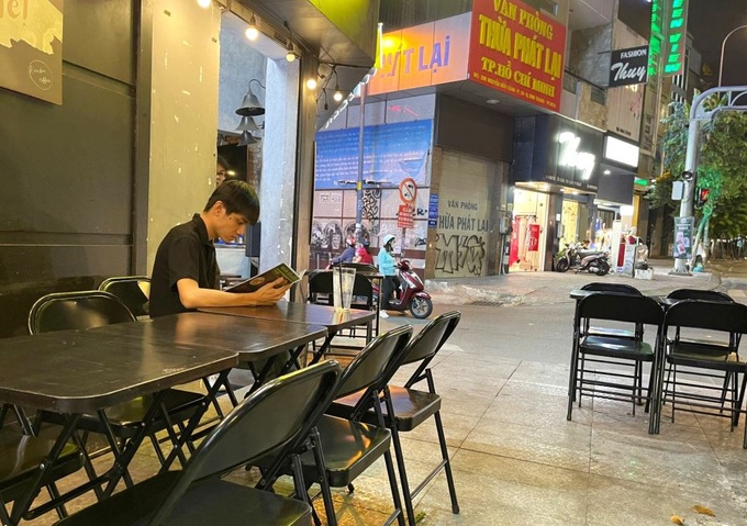 HCM City restaurants on brink of closing as customers cut spending - 2 HCM City restaurants on brink of closing as customers cut spending - 2