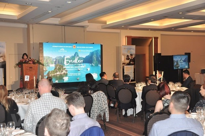 Quang Ninh province promotes tourism in UK - 1