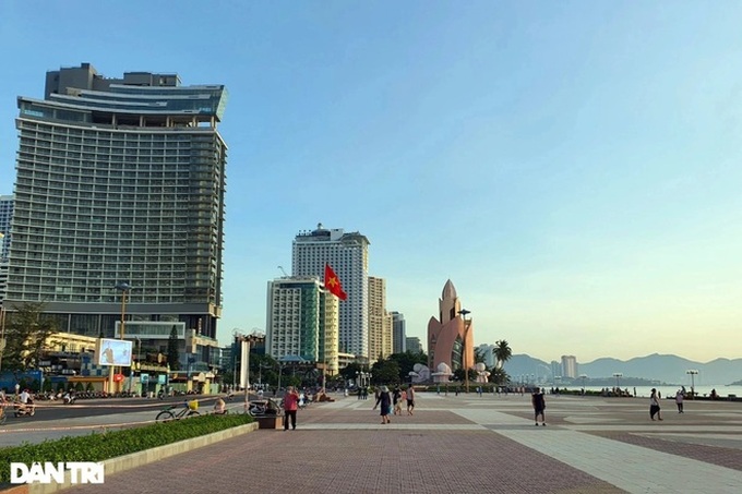 Khanh Hoa imposes social distancing amid rising Covid-19 cases - 1