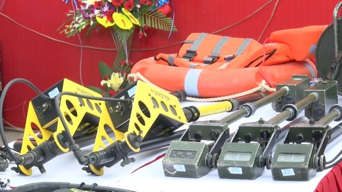 200 mine-detecting devices donated to Vietnam - 2 200 mine-detecting devices donated to Vietnam - 2