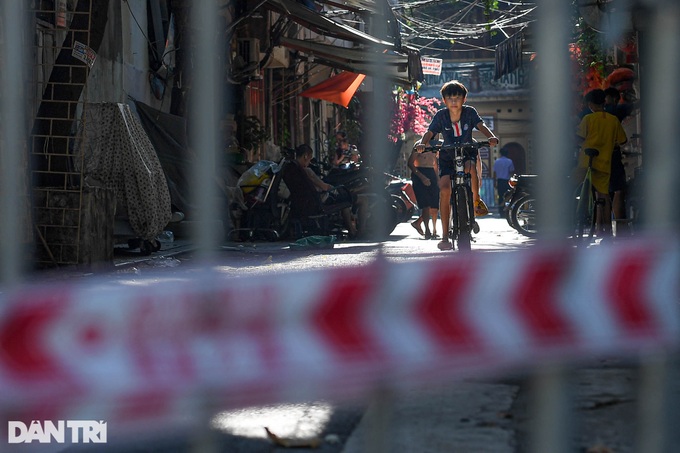 Hanoi Old Quarter covered by multiple Covid-19 check-points - 7 Hanoi Old Quarter covered by multiple Covid-19 check-points - 7