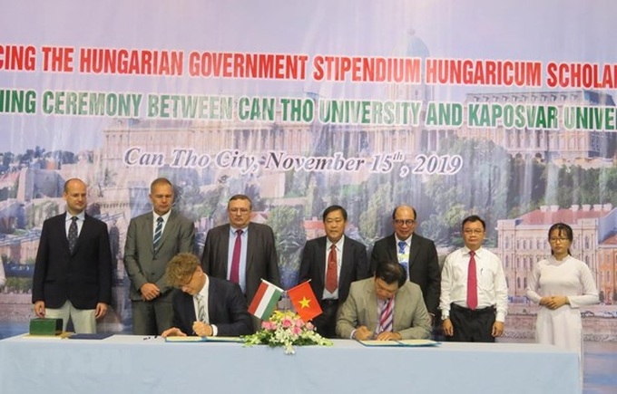 Can Tho University promotes education partnership with Hungary - 1