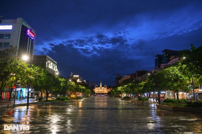 HCM City streets fall silent during social distancing - 17 HCM City streets fall silent during social distancing - 17